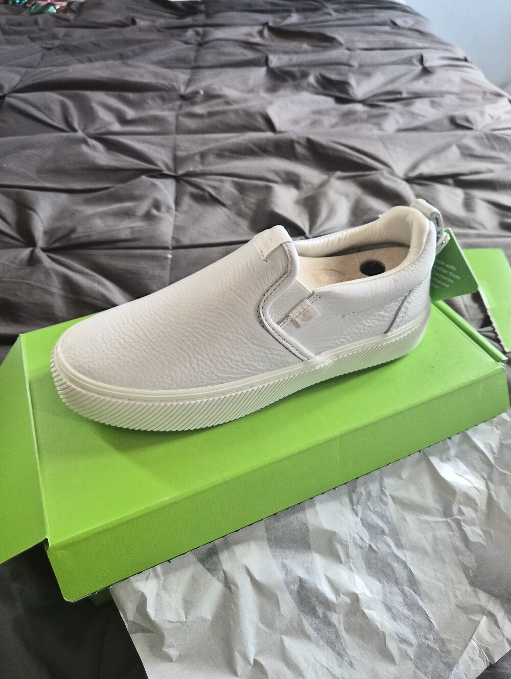 NWT CARIUMA UNISEX SLIP-ON WHITE PREMIUM LEATHER SNEAKER